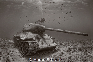 This Russian T34 tank was created as a diving attraction ... by Martin Schrack 